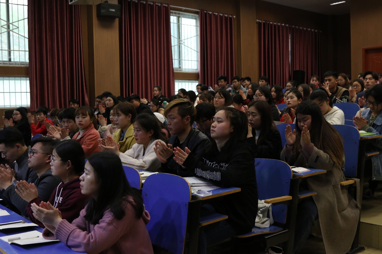 新学期学生党员、干部工作安排部署会召开